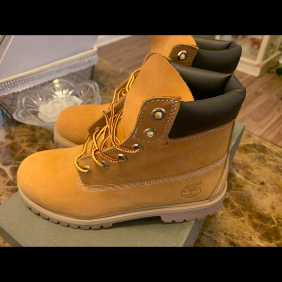 Timberland Boots Size 6y - Picture 3 of 6